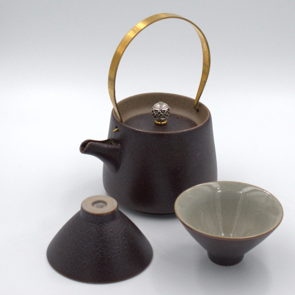 Metal Handle Tea Pot with cups